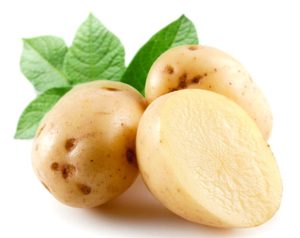 Vitamin C trong khoai tây giúp kích thích tổng hợp collagen tự nhiên, tăng độ đàn hồi và dưỡng da sáng mịn.