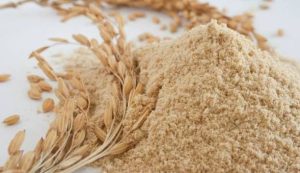 Oryzanol trong cám gạo có tác dụng chống oxy hóa, ức chế melanin và giảm viêm giúp da sáng khỏe.