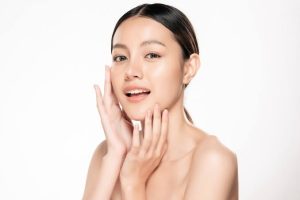 Tắm trắng bằng khoai tây hiệu quả sau 1-4 tuần giúp làm mềm da, mờ đốm sạm nhẹ.