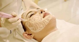 Có nên cấy trắng da mặt không? Sự thật từ chuyên gia