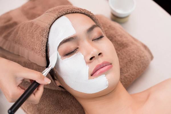 Tắm trắng phi thuyền đẩy dưỡng chất sâu vào thượng bì; duy trì chăm sóc định kỳ giúp giữ độ sáng khỏe từ 3–5 năm.