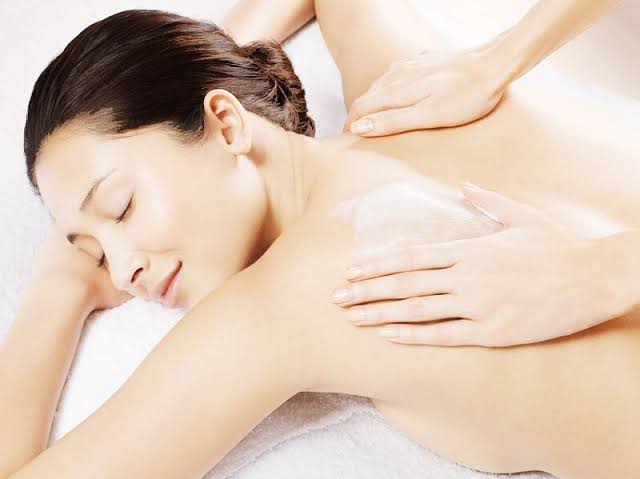 Có nên đi tắm trắng ở spa không: cân nhắc đầy đủ