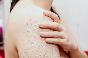 Cách làm bột đậu đỏ tắm trắng bật tone an toàn tại nhà