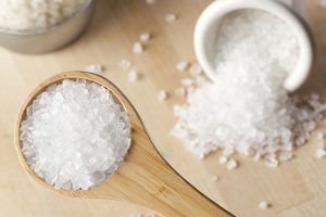 5 cách làm trắng da với muối an toàn hiệu quả