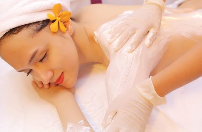 Công nghệ hiện đại giúp duy trì kết quả tắm trắng từ 6 tháng đến vài năm, nhưng độ bền màu vẫn phụ thuộc hoàn toàn vào việc dưỡng ẩm và chống nắng kỹ lưỡng.