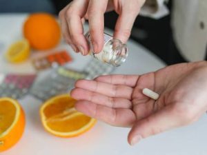 Uống vitamin C có trắng da không? Giải đáp từ chuyên gia